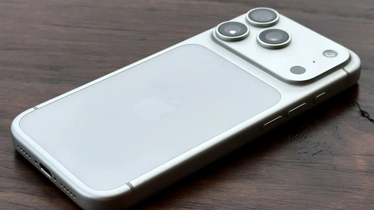 هل سيأتي iPhone 18 Pro Max بإطار من الألومنيوم أو التيتانيوم؟